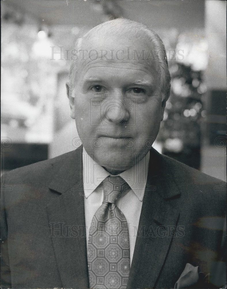 1973 Chrysler CEO Gilbert Hunt In London  - Historic Images