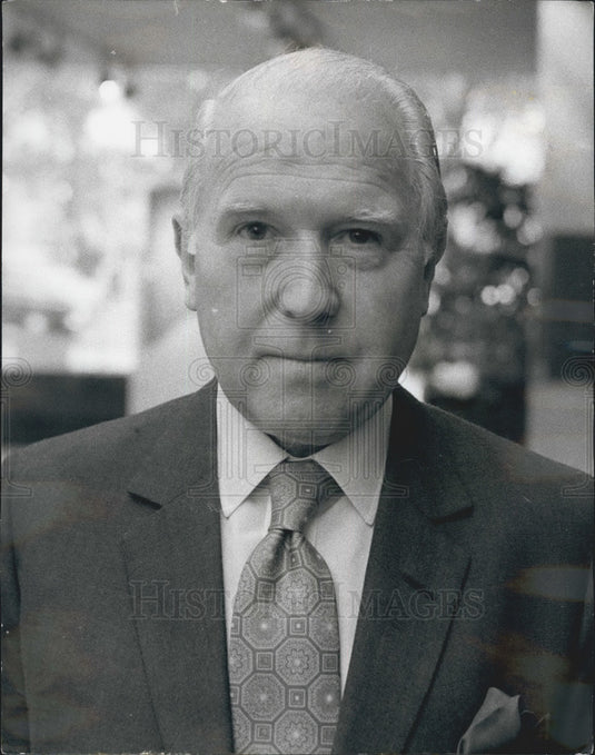 1973 Chrysler CEO Gilbert Hunt In London  - Historic Images