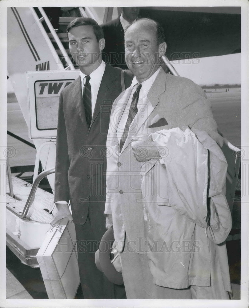 1960 Press Photo Adlai Stevenson and his son, John Fell - Historic Images