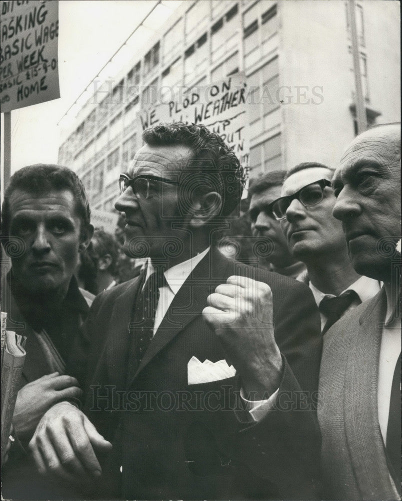 1969 Press Photo Len StubbsStriking dustmen march - KSB08873-Historic Images