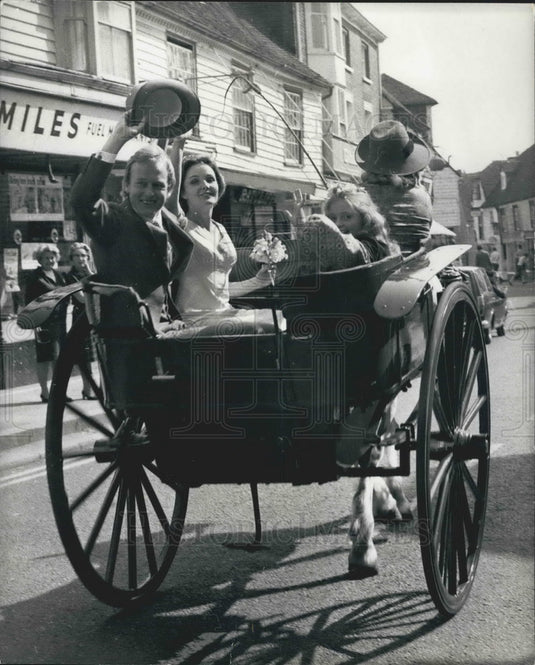 Press Photo Actress Pippa Steel weds Simon Ward - KSB08919 - Historic Images