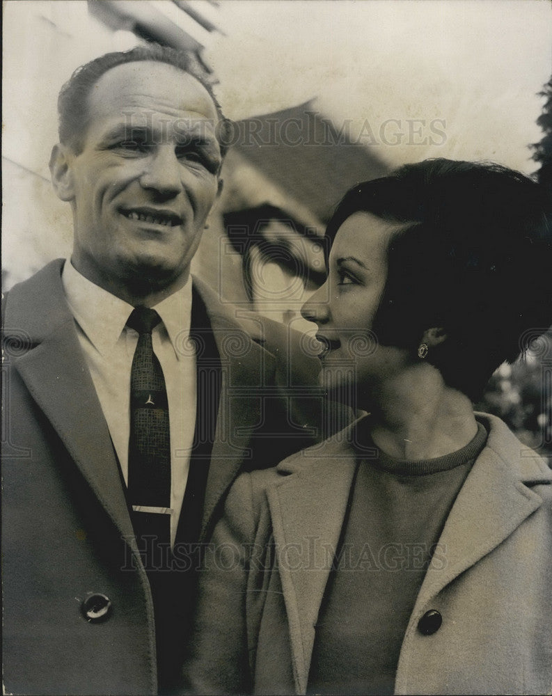 1967 Press Photo Boxer Henry Cooper, and his Wife Albina - KSB09631-Historic Images