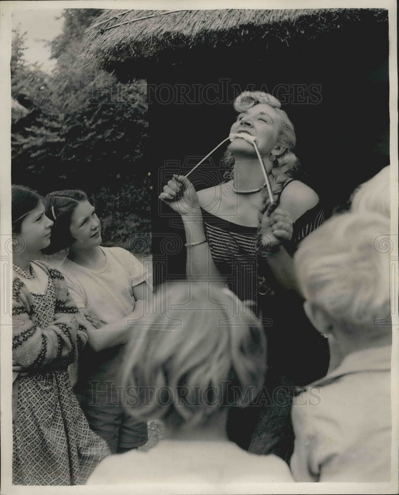 Press Photo Alice Penfold, Village of Bury - KSB09781-Historic Images