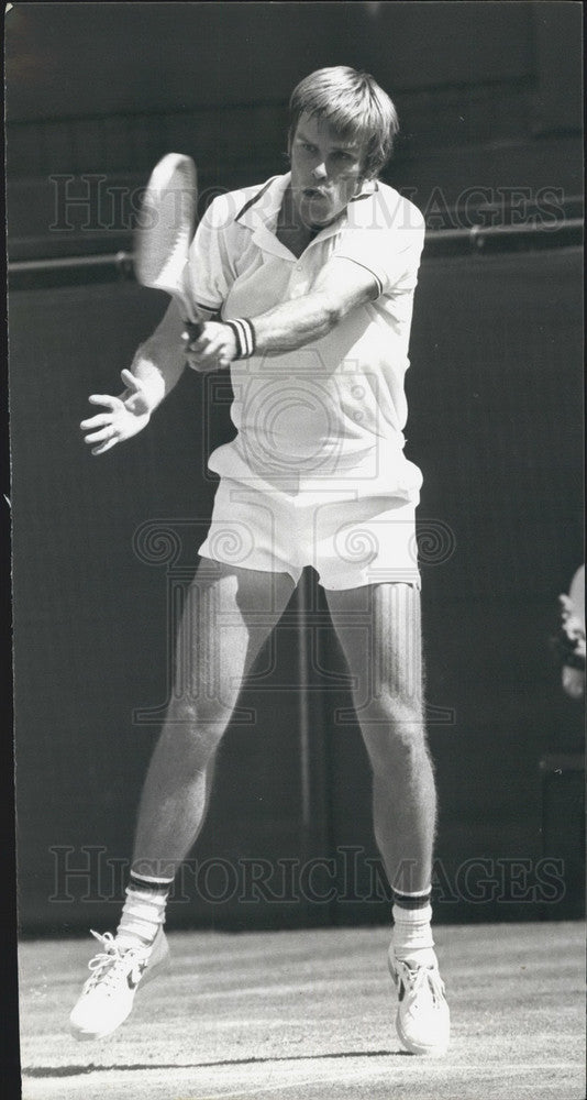 1976 Roscoe Tanner in action at Wimbledon - Historic Images