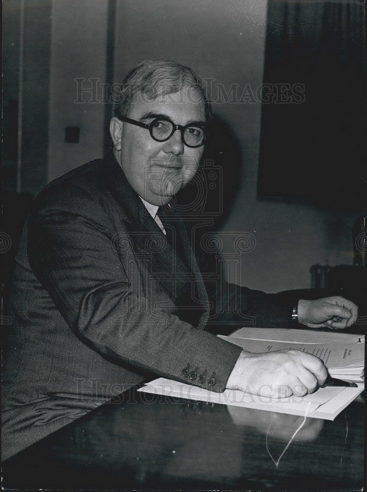 1951 Press Photo Doctor Charles Hill Parliamentary Secretary Ministry Food-Historic Images