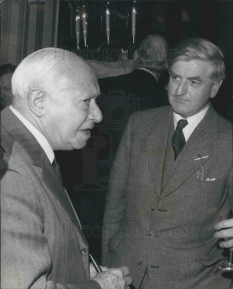 1974, Lord Shinwell &amp; Col. S.G. Styles at Men of Year luncheon - Historic Images