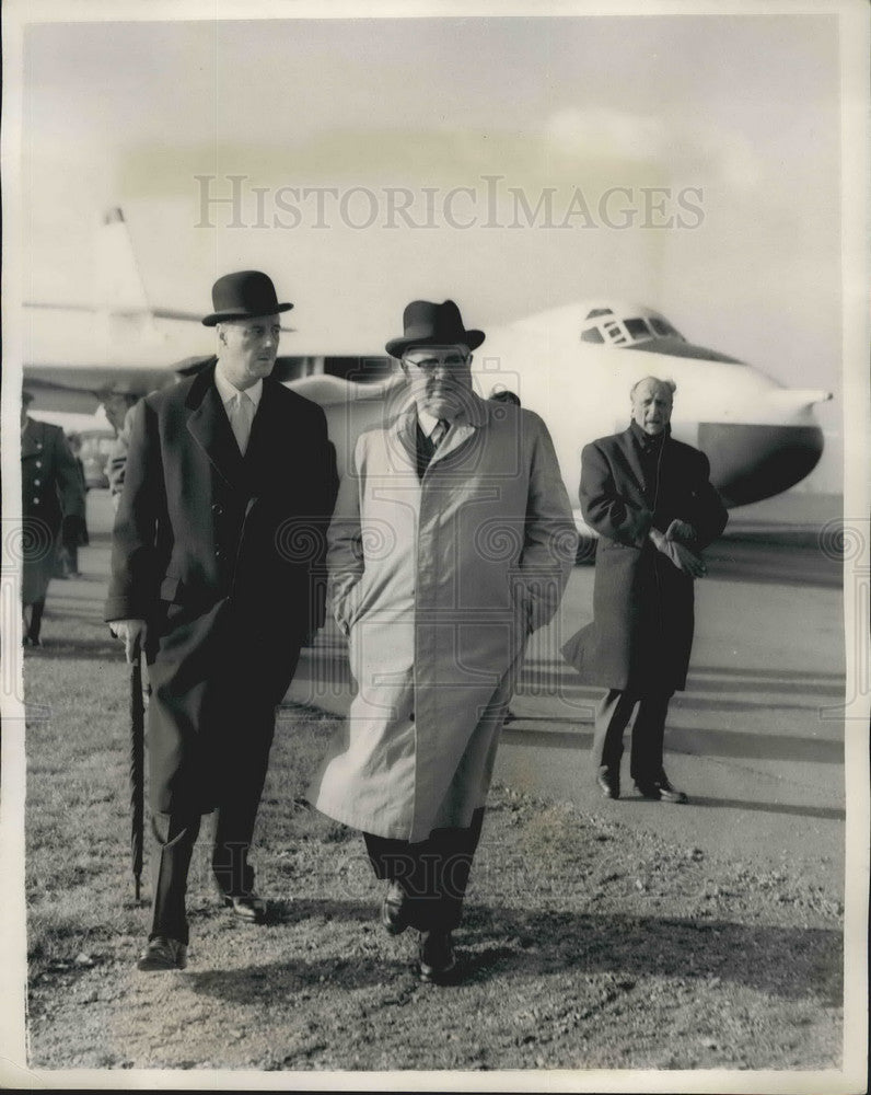 1958, M. Spaak and other NATO representatives vist R.A.F - KSB10857 - Historic Images