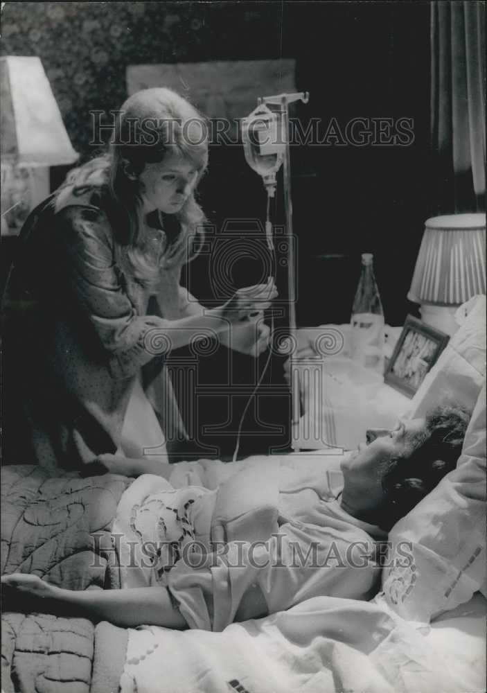 1967 Annie (J. Shimkus) Discovers Dead Aunt in Enrico's "Aunt Zita" - Historic Images