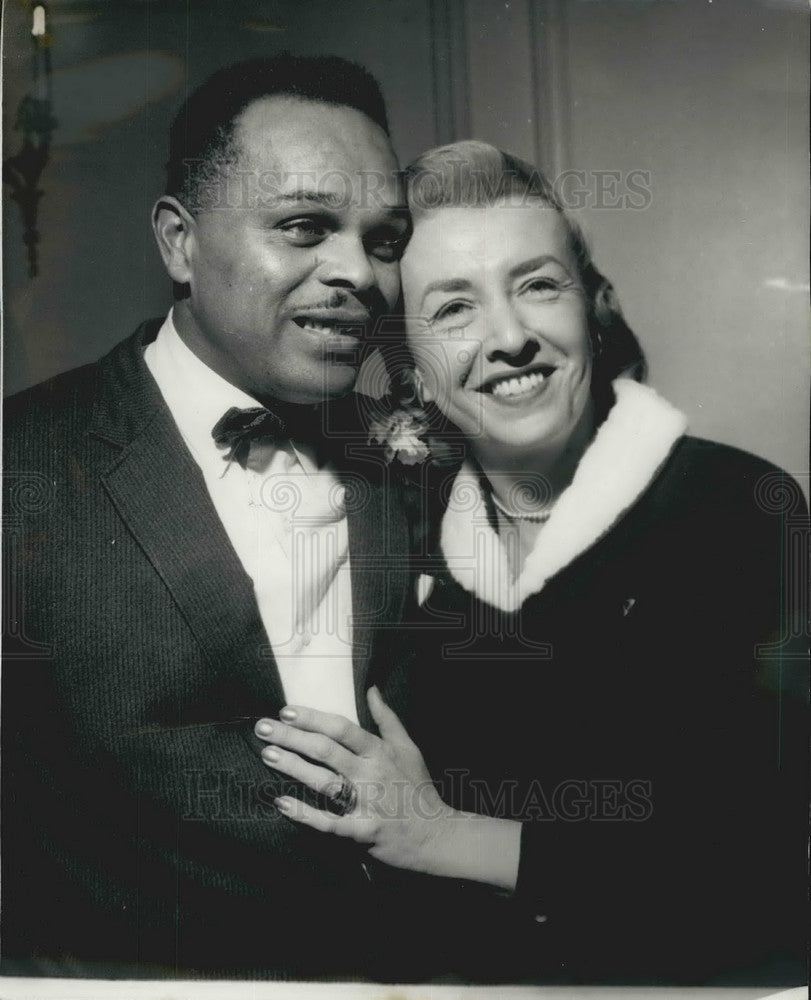 1959 Press Photo Roy Talbot with his wife Doris Gerlach - KSB11679 - Historic Images