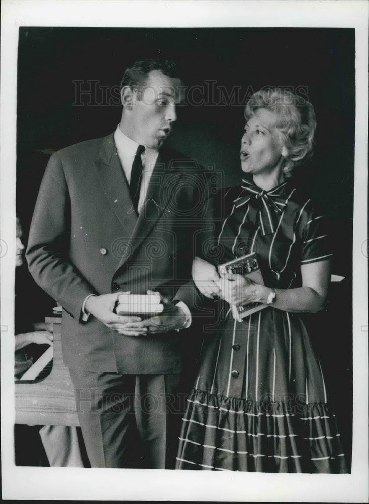 1960 Press Photo Actors Ingemar Johanson & Dinah Shore - KSB11977 - Historic Images