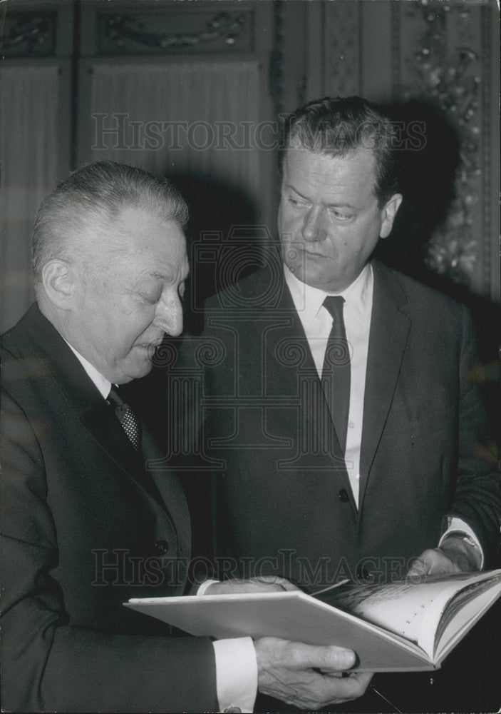 1967, M Andre Morice ( left ) & M. Olivier Guichard - KSB12207 - Historic Images