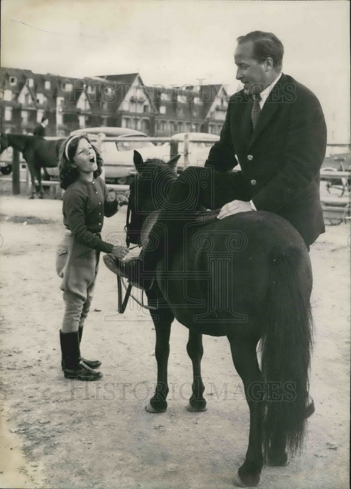 1958 Press Photo Aly Khan's Daughter,Yasmina and her pony - Historic Images