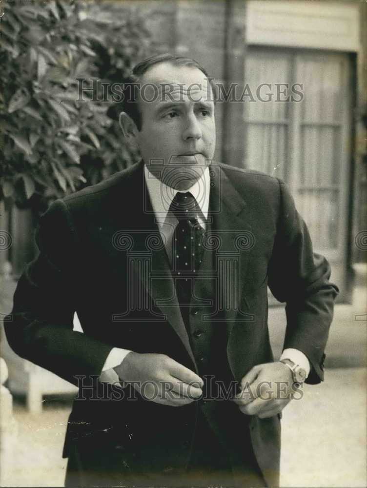 1974 Press Photo Saddrudin Aga Khan IV Arriving at the Elysee Palace - KSB12549 - Historic Images