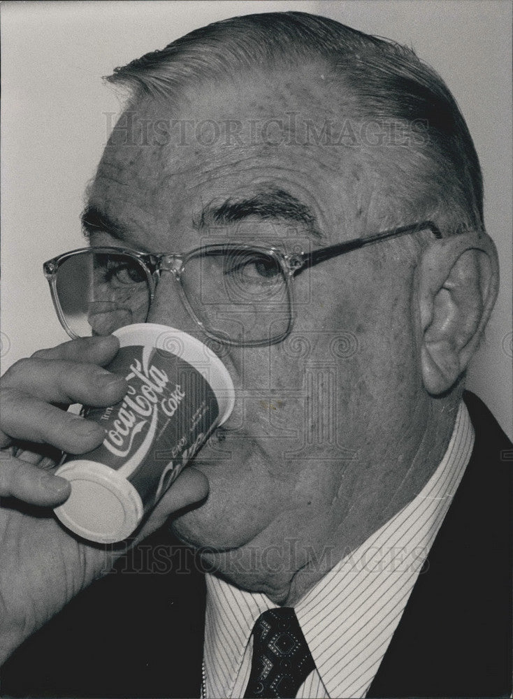 1991 Press Photo Donald R. Keough,CEO &amp; Pres of Coca Cola - Historic Images