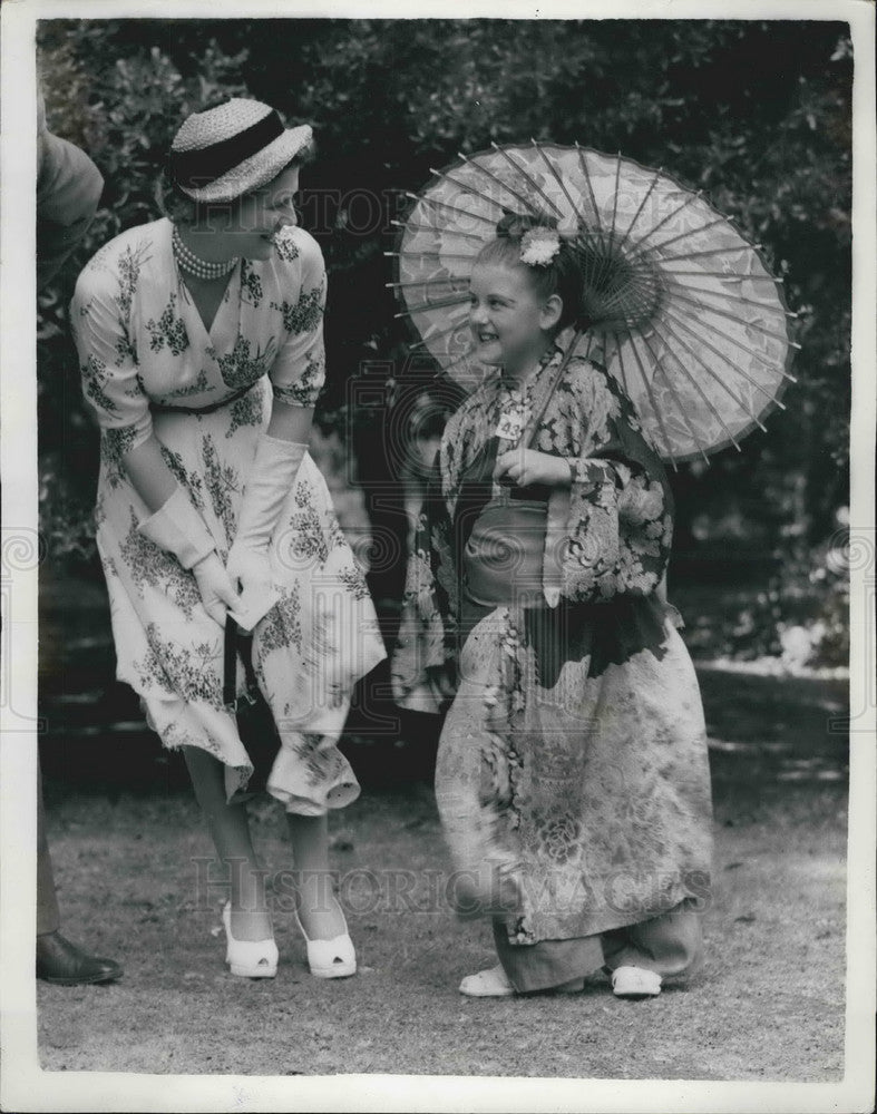 1953 Mrs. Christopher Soames and girl in Japanese costume - Historic Images