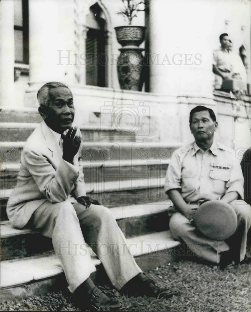 1957 Press Photo ousted Premier Phibun Songgram &amp;Field Marshal Sarit Thanarat - Historic Images