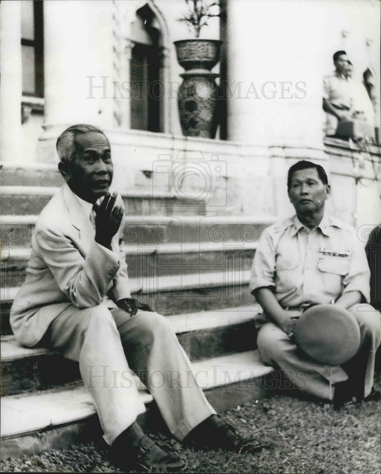 1957 Press Photo ousted Premier Phibun Songgram &Field Marshal Sarit Thanarat - Historic Images