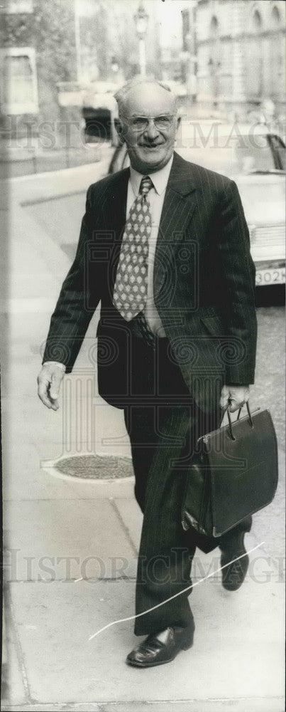 1976 Press Photo Hugh Scanlon, Chief Of The Engineering Union, Arrives For Talks-Historic Images