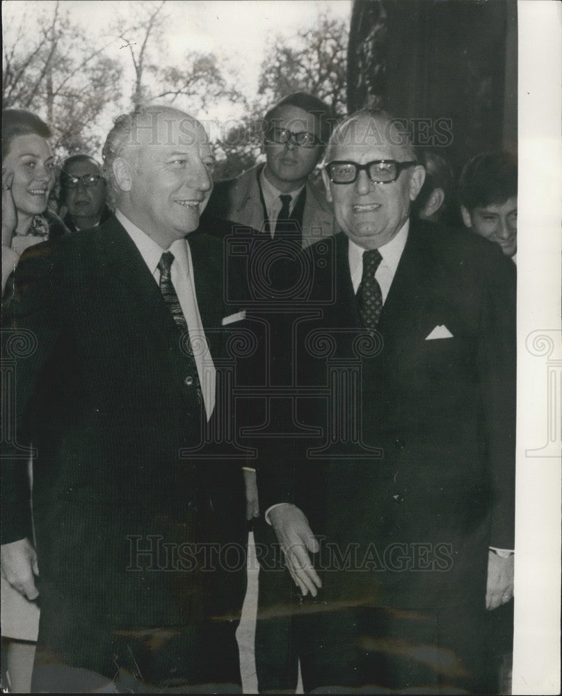 1969 Press Photo Walter Scheel, Maurice Schumann meet in Paris - KSB13525-Historic Images