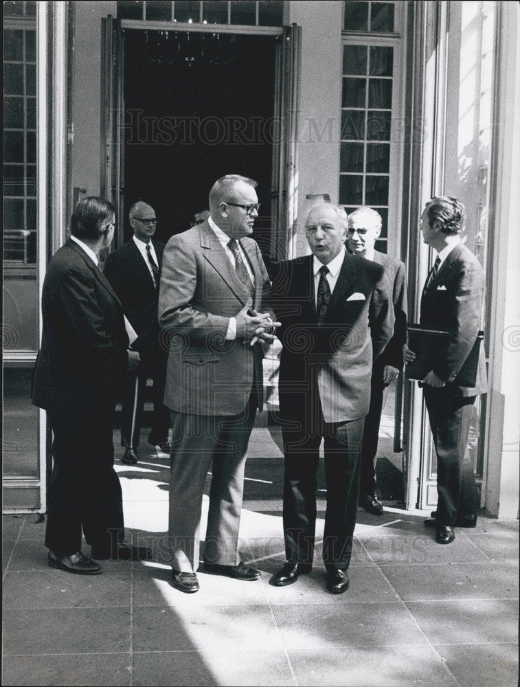 Press Photo West German Foreign Minister Walter Scheel With Edward J. Derwinski-Historic Images