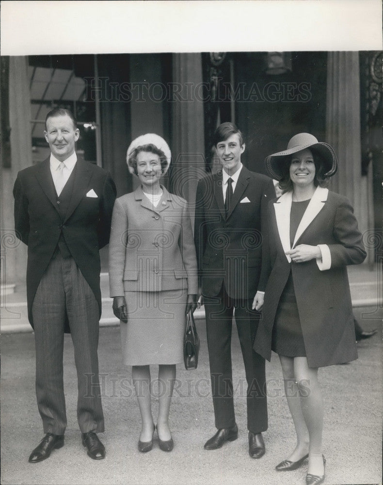 1968, Jack Scamp Knighted - KSB13609 - Historic Images