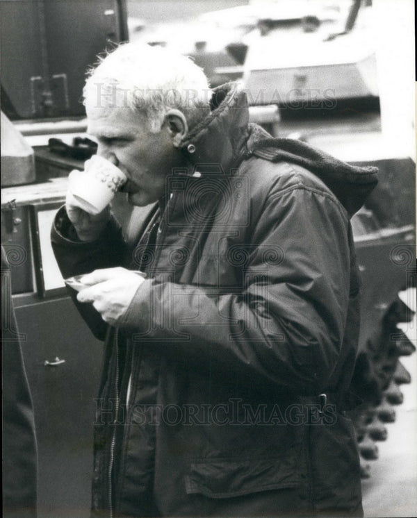 1975, US Defense Sec. James Schlesinger visits tank museum in UK ...