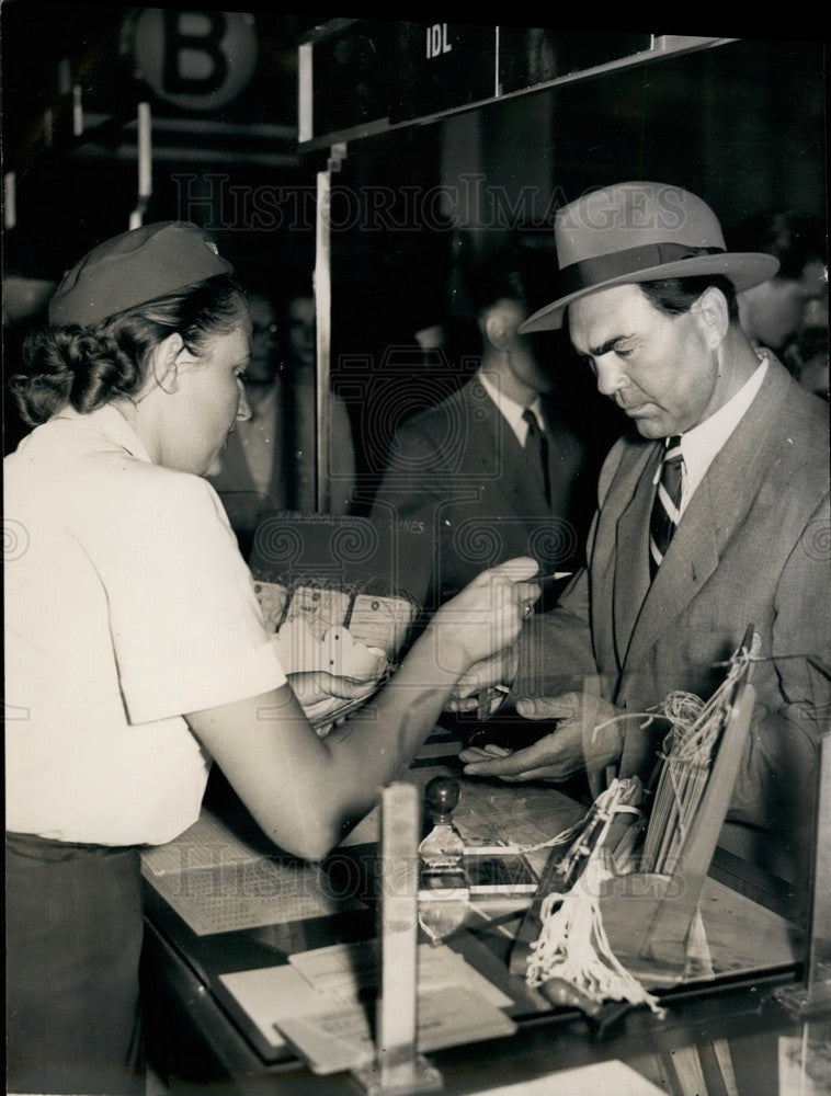 1953 Max Schmeling started his trip to Indonesia - Historic Images