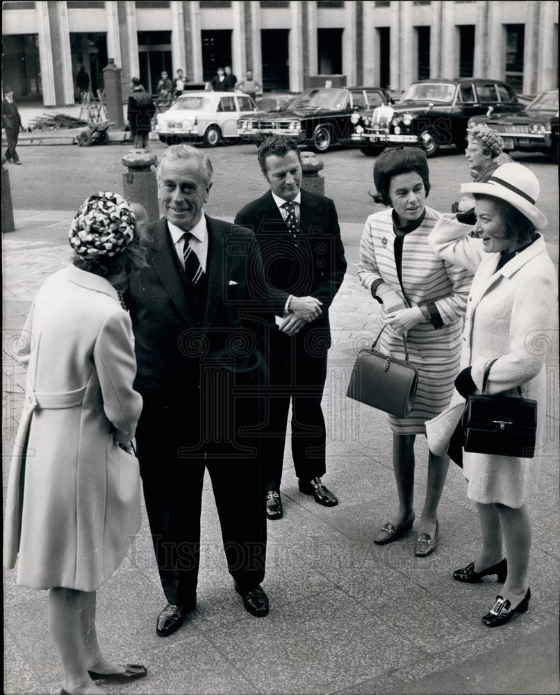 1969, Mr. David Hicks; Lady Brabourne and Lady Pamela Hicks. - Historic Images