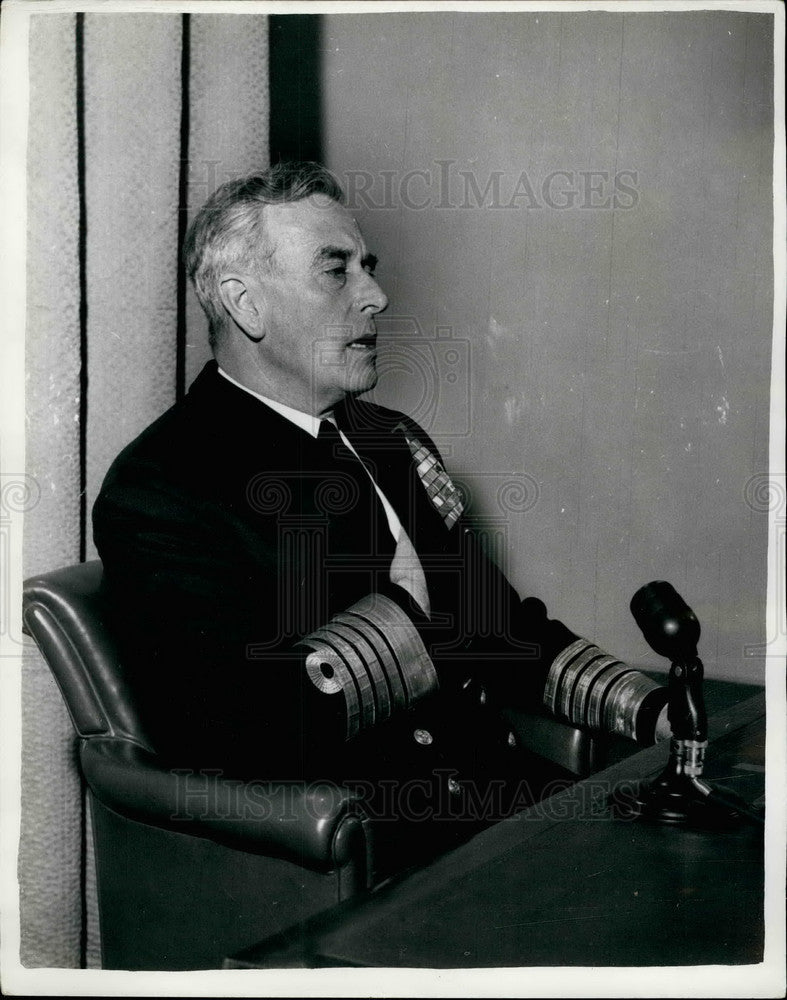 1959 Earl Mounbatten Says Farewell At An Admiralty Press Conference - Historic Images