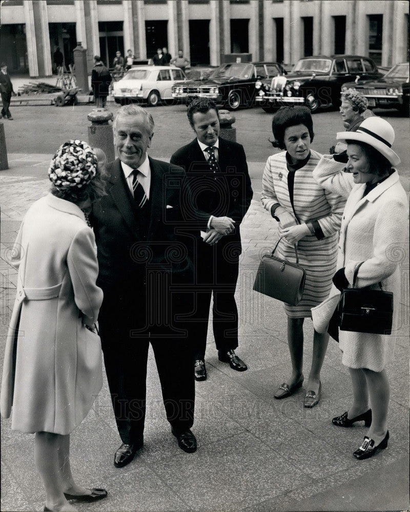 1969 Lord Mountbatten,D Hicks,Lady Brabourne , Lady Pamela Hicks. - Historic Images