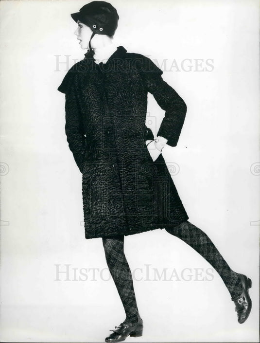 1966 Fur Coat, Furrier Chombert - Historic Images