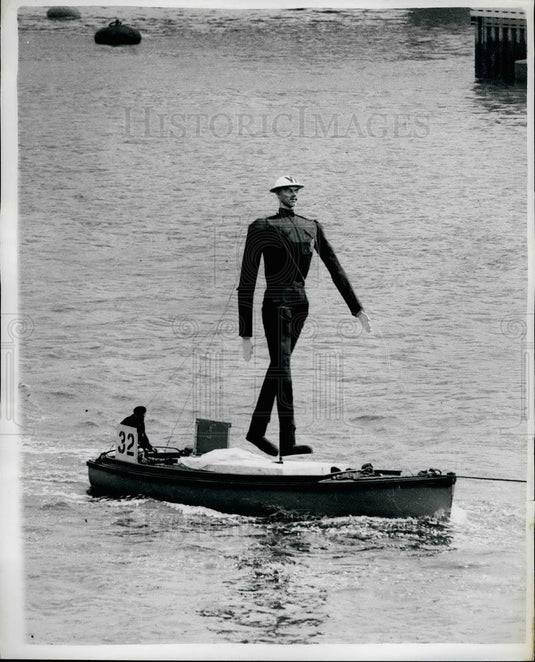 1953, Royal Coronation Pageant on the Thames - KSB14759 - Historic Images