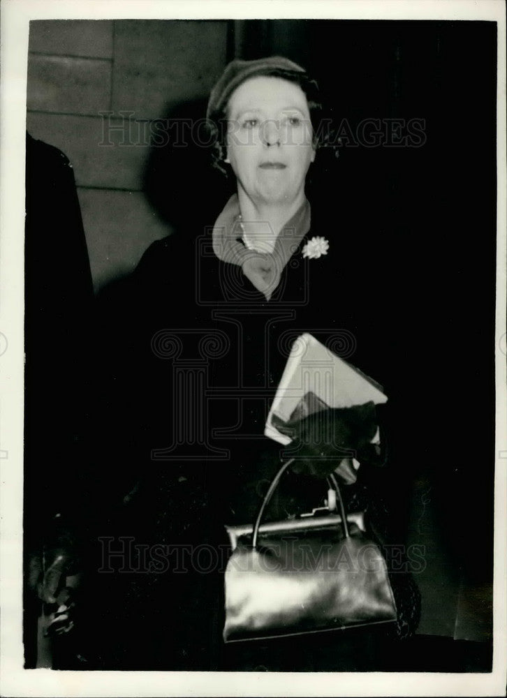 1957 Press Photo Mrs. Dorothy Campbell,witness at an inquiry - KSB14965-Historic Images