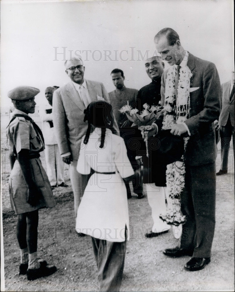 1959 Duke of Edinburgh tours western India - Historic Images