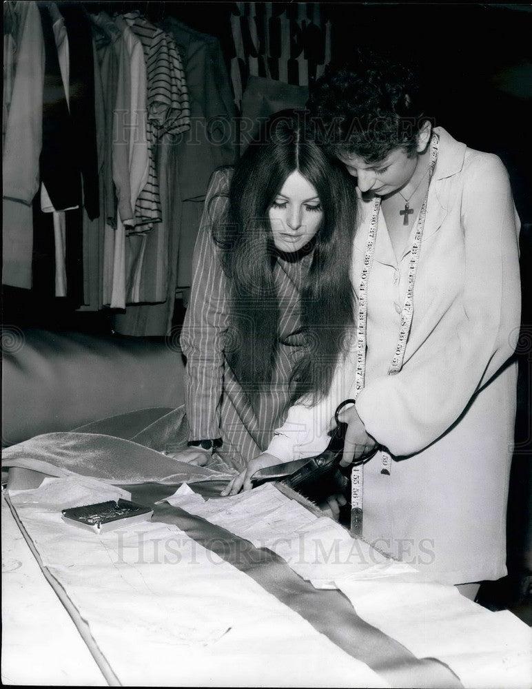 Press Photo Salley Parkin ,designer & Lesley Hill - KSB15307 - Historic Images