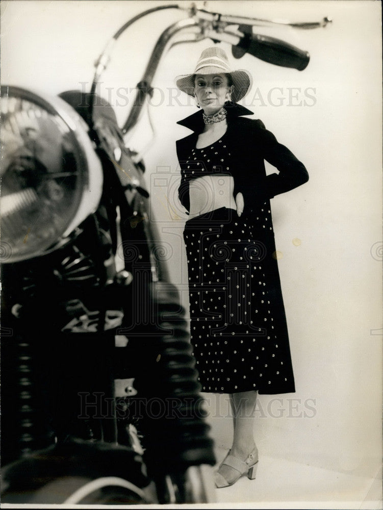 Press Photo Outfit from Jean Patou’s spring and summer collection - Historic Images