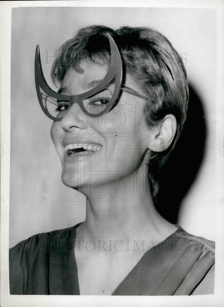 1957 Press Photo The "Red Devils" glasses - KSB15435 - Historic Images