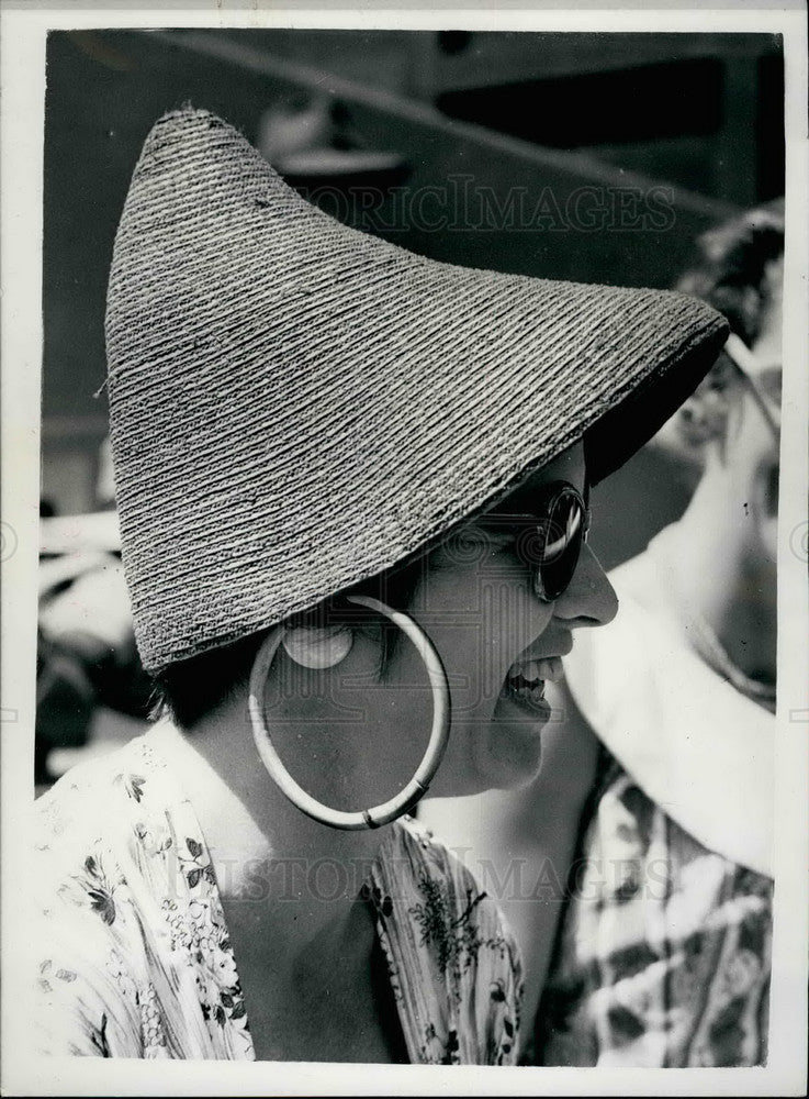 1955 Betty De Mare, of Sevenoaks Attends Wimbledon Tennis Tournament - Historic Images