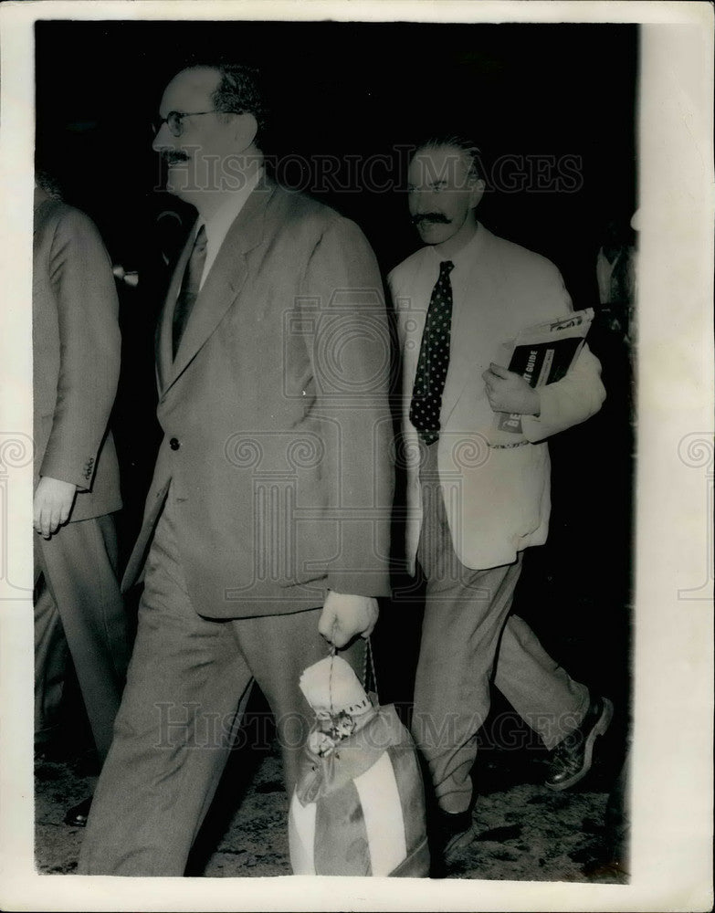 Press Photo Charles Pittuck &amp; John Thornton Stanley,acquitted in spy trial - Historic Images