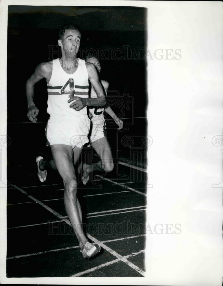 1961 Press Photo three mile race at White city, Gordon Pirie wins - Historic Images