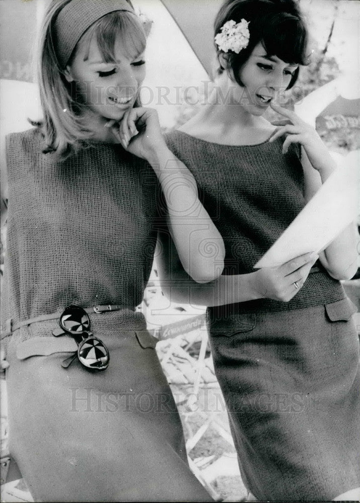 1966 Models Wear New Hexi Dresses - Historic Images