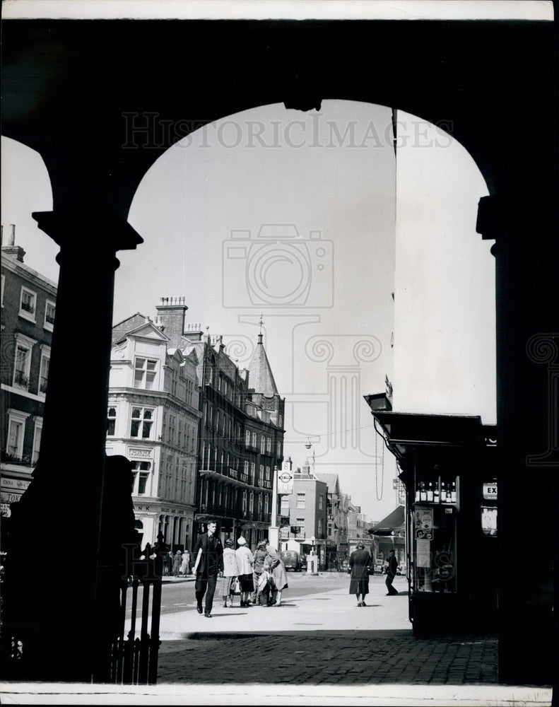 Press Photo High Street in Windsor, Parish Church of St. John the Baptist - Historic Images