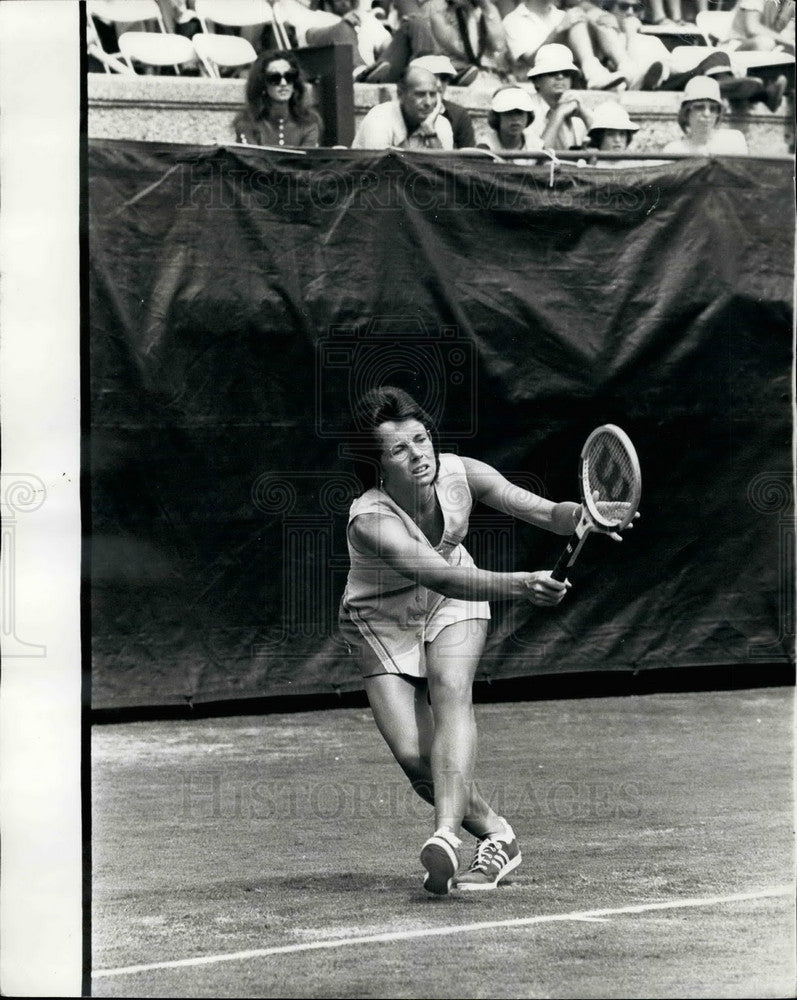 1973 Press Photo Billie Jean King on the tennis court - Historic Images