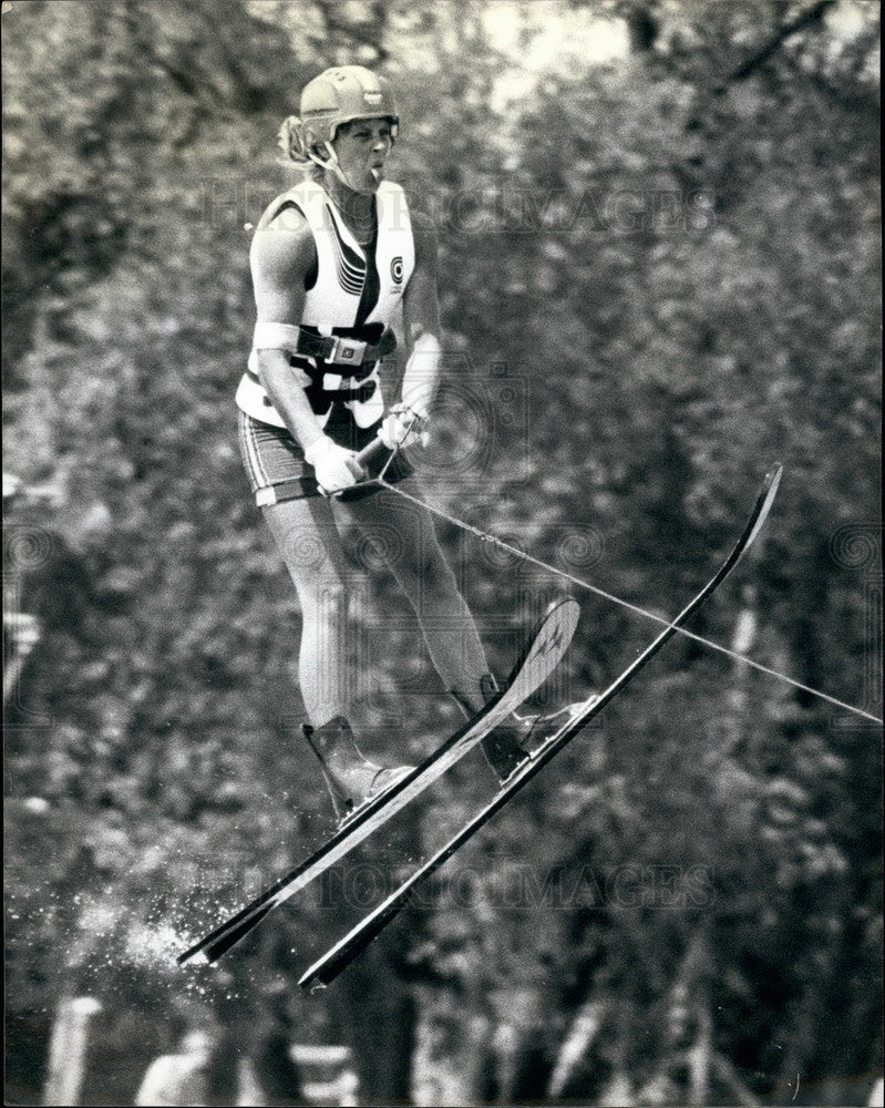 1976 Press Photo Liz Grabowski in water-ski competition - KSB16905-Historic Images