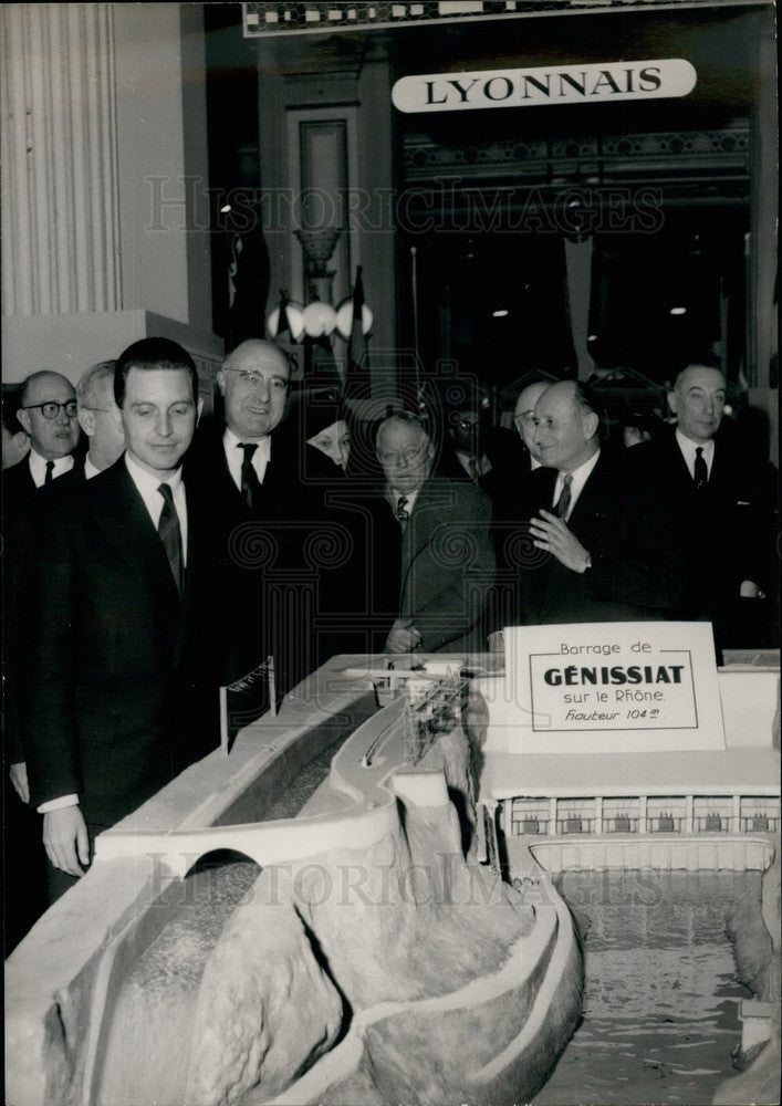 1959, Genissiat dam. model on display in Paris - KSB16949 - Historic Images