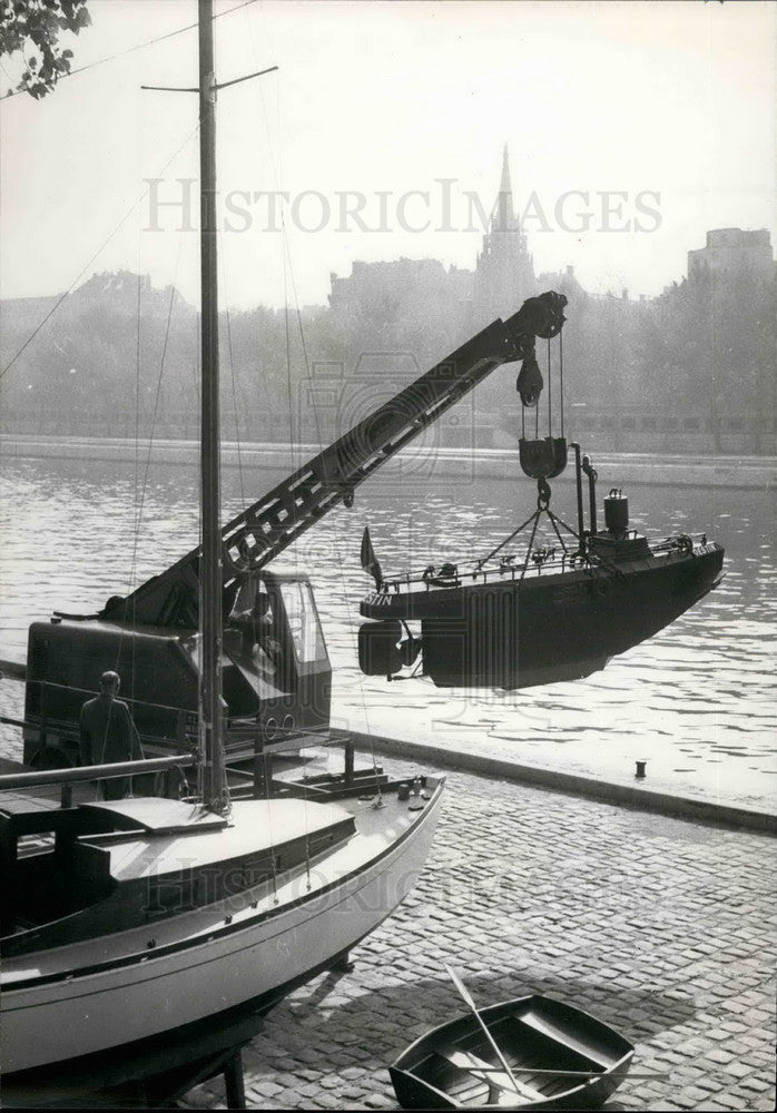 Press Photo "Pocket Sub-Marine" for Nautical Show - Historic Images
