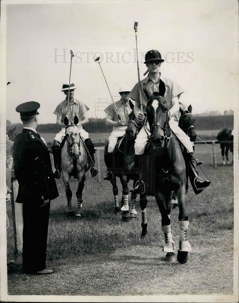 1953 Press Photo Duke Edinburgh Leads Team Field Match Semi-Final Tyro Cup Polo-Historic Images
