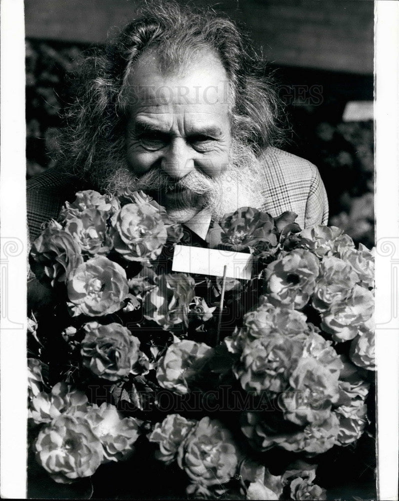 1973, rose grower Harry Wheatoroft &amp; new rose for Princess Anne - Historic Images