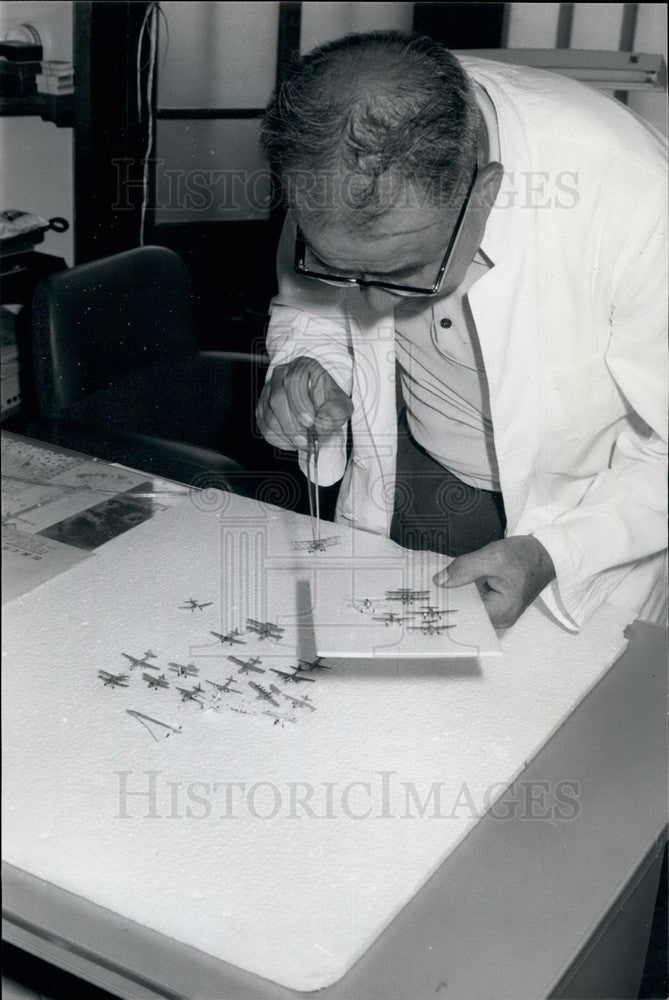 Press Photo Dr. Shigezo Yazaki,Model Plane enthusiast is - KSB17827 - Historic Images