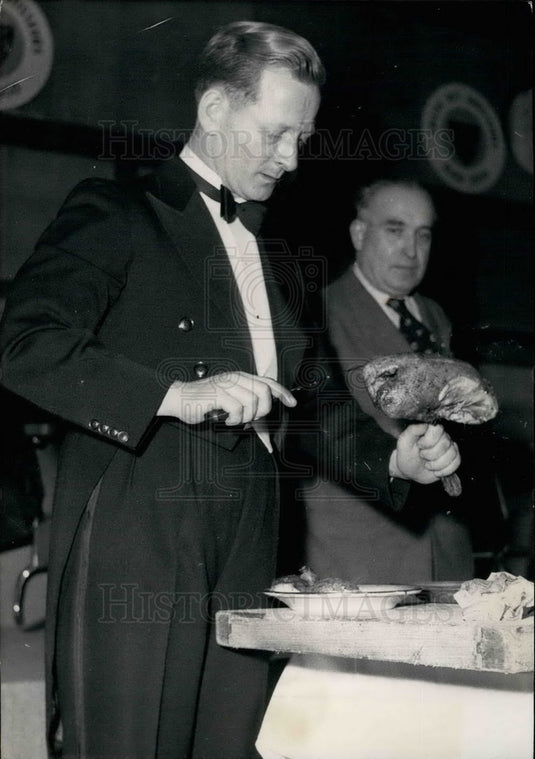 1955 Press Photo Francis Edward, Headcarver, Simpson's - KSB17935-Historic Images